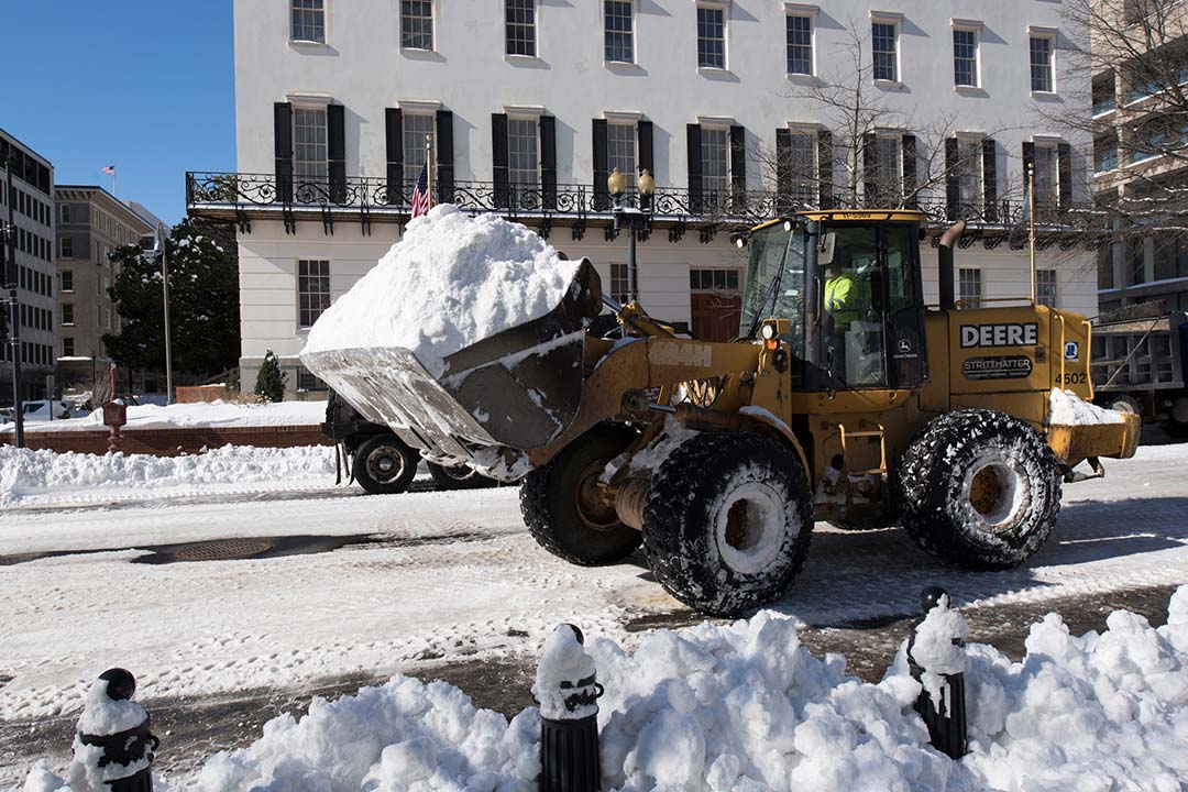 Commercial Snow Removal Saves Time and Money